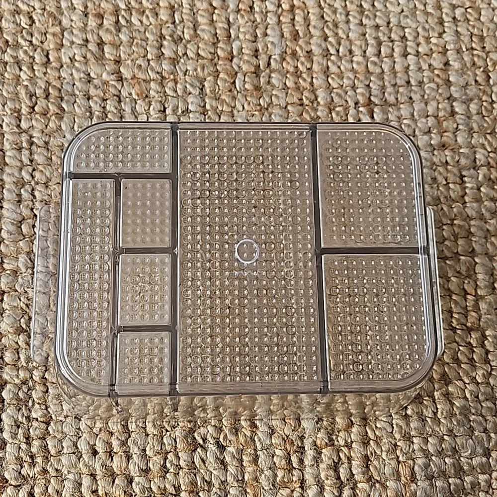 O) Acrylic organizer